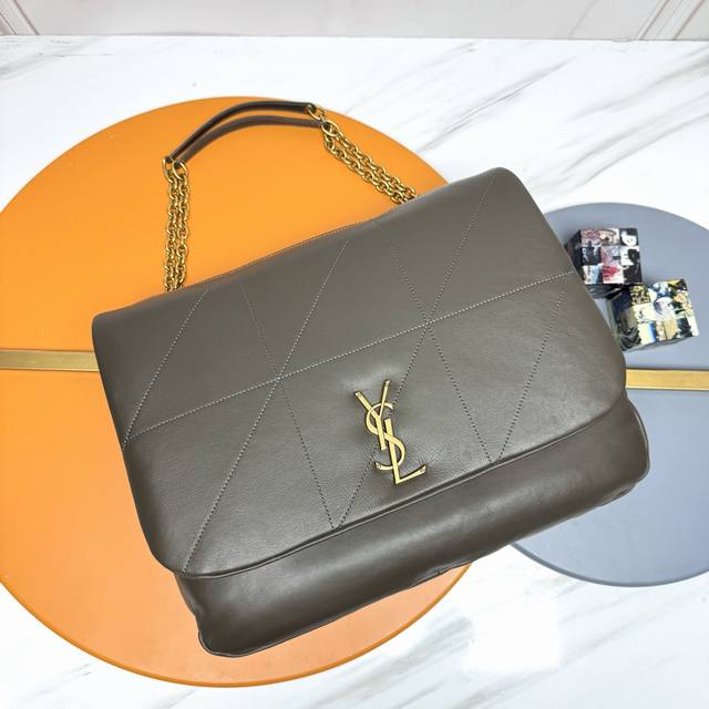 Jamie_Ddd's new lambskin tote bag really hit the spot for me, doesn't it? Made o