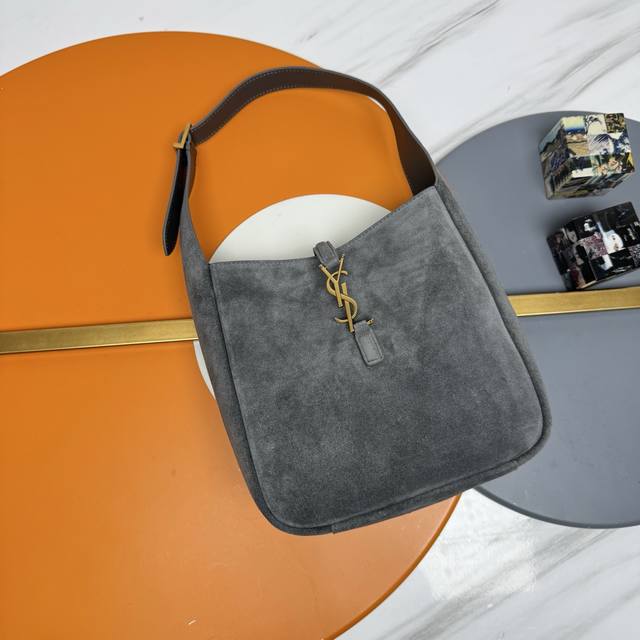 Original leather premium quality, exclusively supplied by Rose. The Korean celeb