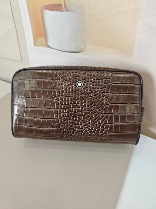 Top-tier boutique item, the latest 2025 Montblanc clutch bag, a hot seller, is n