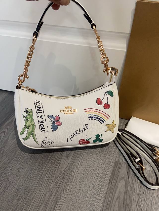 Coa*H June New Arrival Cak17 Shoulder Bag. This season's graffiti design is simp