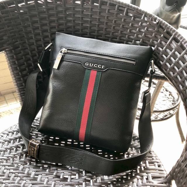 New Gucci 3088# Men's High-End Crossbody Bag, Hot Selling Item. Please look for