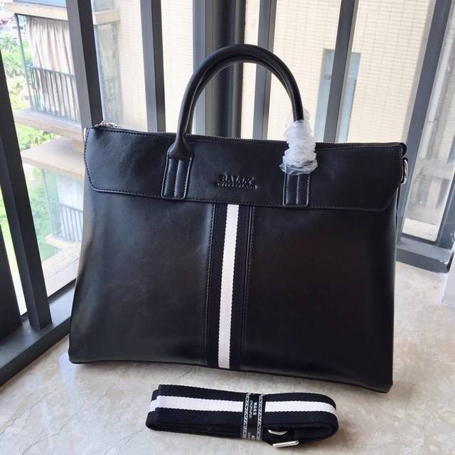 Original Bally briefcase (Ddd) Model: 8064 Size: 41-21-8 New boutique style, met