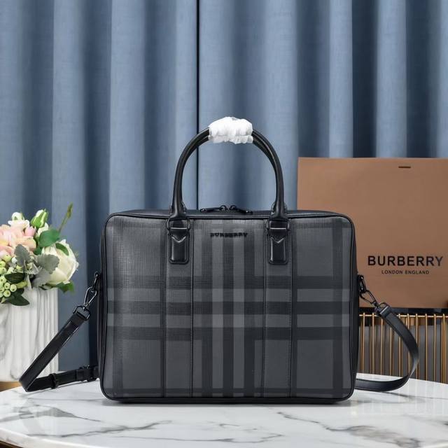 Burberry men's bag, a best-selling item in boutiques. Original quality, multi-co