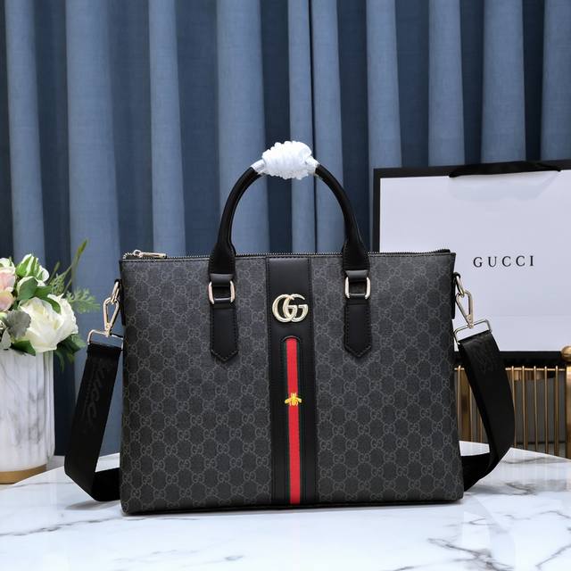 Exclusive original, latest style Gucci men's shoulder bag, traditional and uniqu