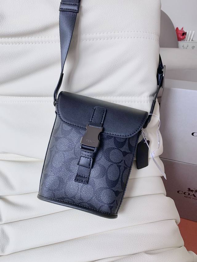 Original Coach Outlet New Men's Bag, Color Block Classic Logo Small Track, Men's