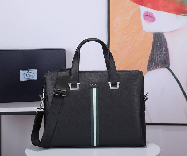Prada's latest hot-selling original leather briefcase, model number: 81189-3. Do