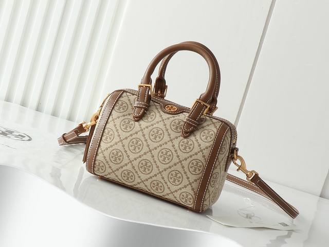 Small original quality new product, pay attention to details. Tory Burch T Monog