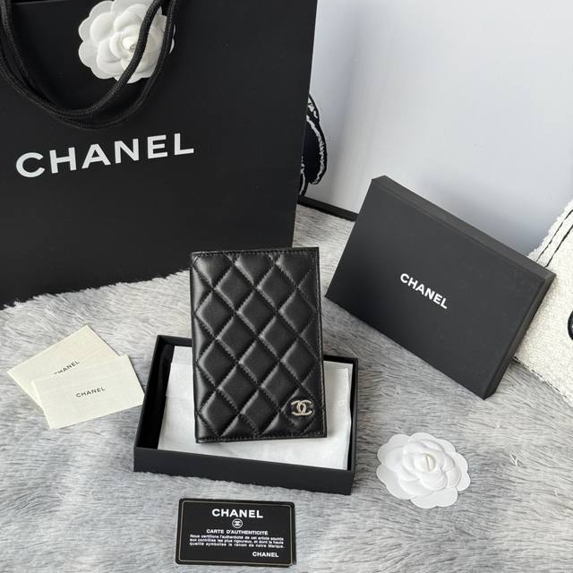 Top-quality replica Chanel classic passport holder. A must-have for travelers! T