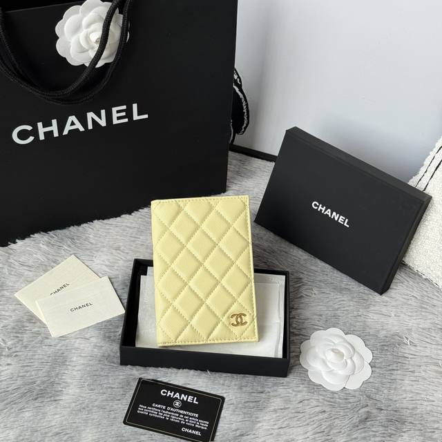 Top-quality original Chanel classic passport holder. A must-have for travelers!