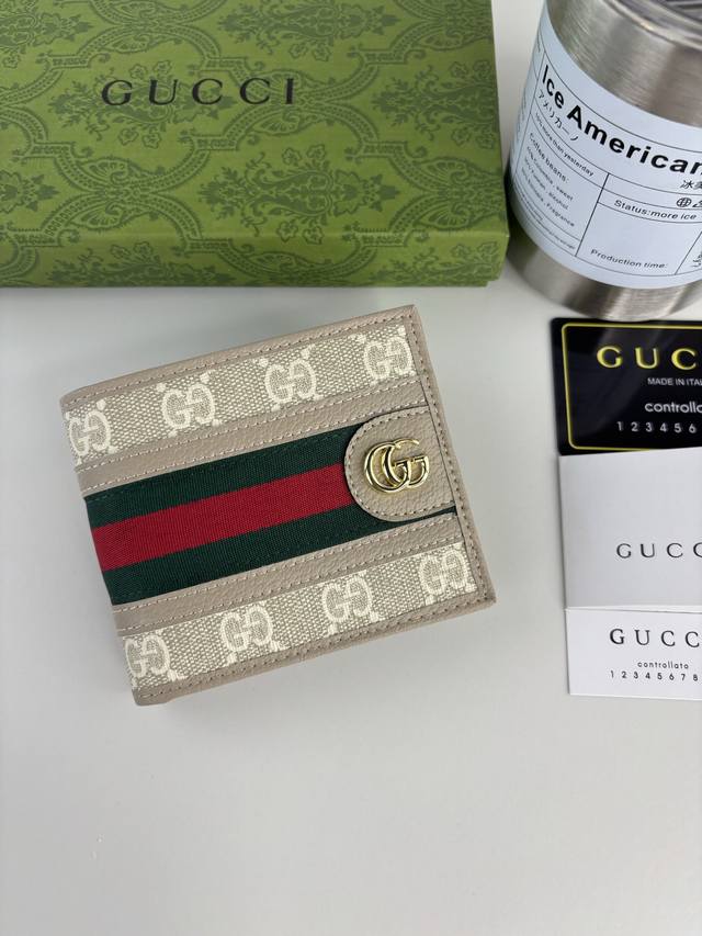 Guccl's latest wallet has arrived! It can also be used as a wallet and is a prac