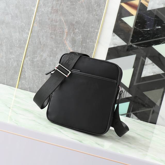 New men's bag from Pixnet, 2Vd143 black, original factory quality, nylon and Saf