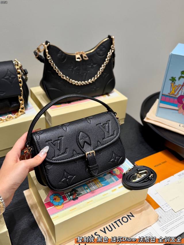 Large floral gift box packaging Replica all-steel hardware Size: 19*10Cm Lv Mini