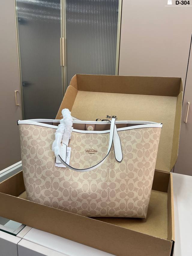 Coach City Tote Bag, classic logo tote bag, super popular and sells out in minut