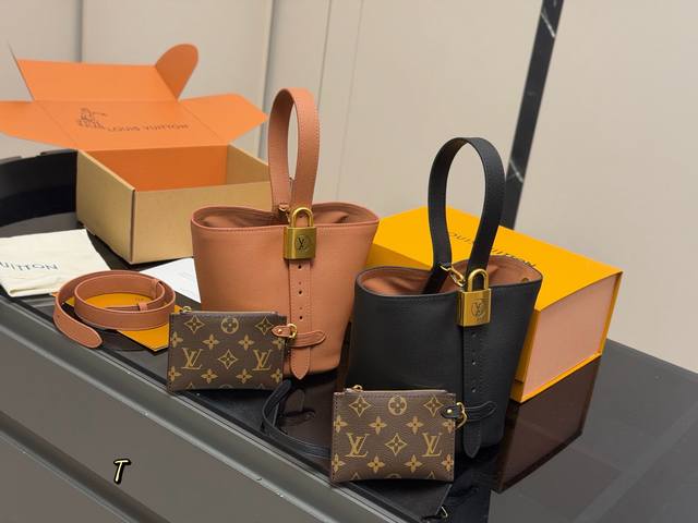 Comes with a folding box/airplane box. Another hot new vintage LV bag is here! A