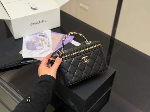 Comes with a folding case. Upgraded quality. Size: 17.11cm. Chanel mini makeup c