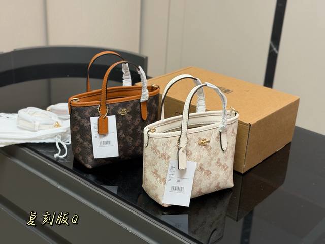 Comes with a box. Size: 15.5*15.5cm, top width 20cm. Coach Mini Tote Shopping Ba