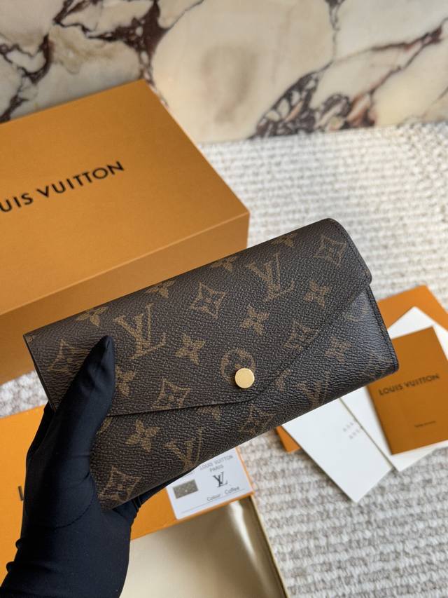 Comes with box! New monogram wallet from L'Or