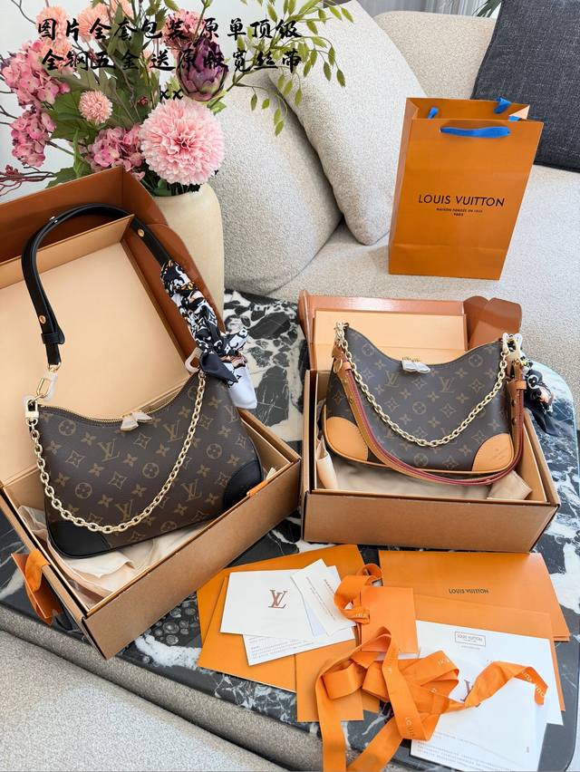 LV Boulogne Croissant Bag This LV Boulogne croissant bag features classic Monogr