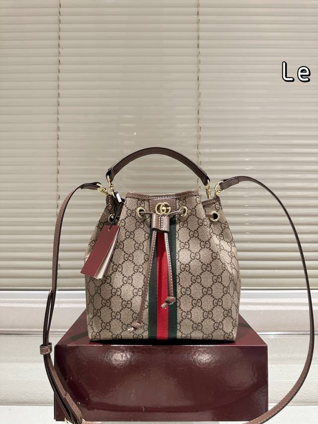 Gucci bucket bag is now available! Full gift box packaging, looks great hand-car