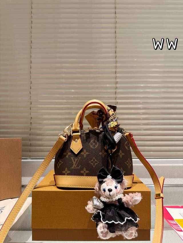 Leather Version Louis Vuitton Alma Bb Print Leather Shell Bag. This Retiro handb