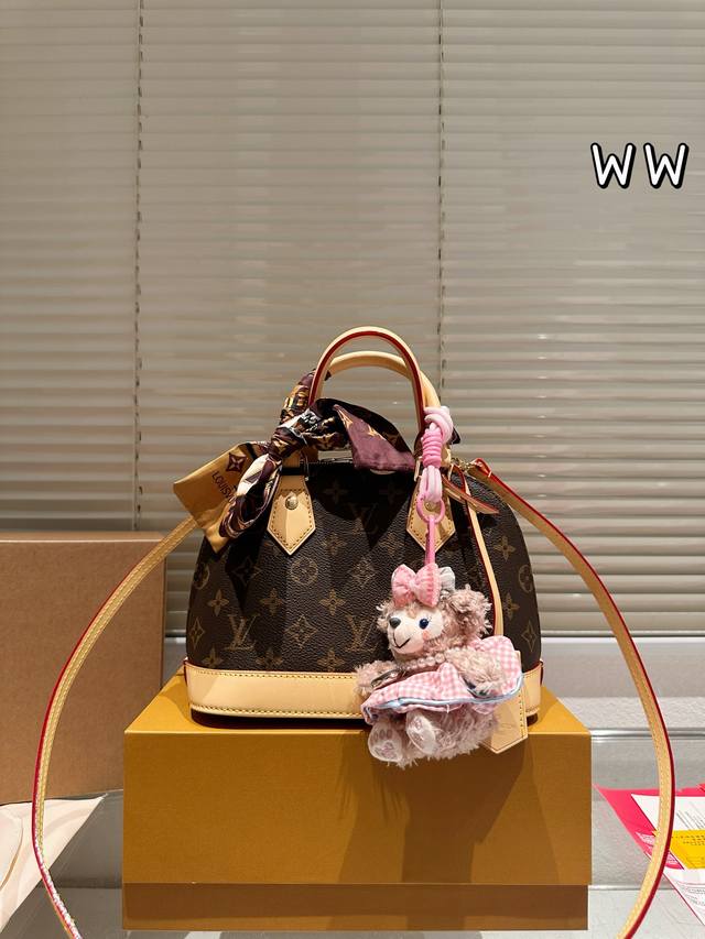 Leather Version Louis Vuitton Alma Bb Print Leather Shell Bag. This Retiro handb