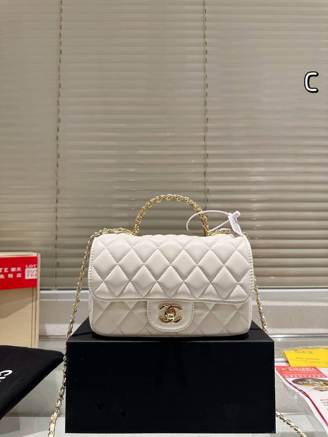 Comes with box. Size: 20*12cm. Chanel 23K leather with chain handle, CF