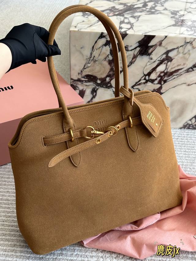 Suede Miu Miu new bag - I knew I had to get this new Miu Miu bag when I saw it a