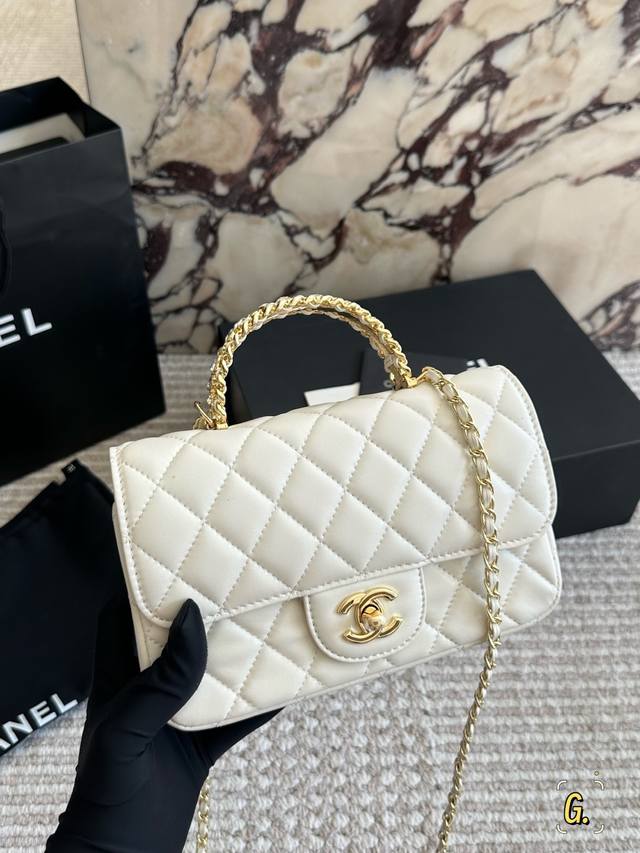Comes with box. Size: 20*12cm. Chanel 23K leather with chain handle, CF style, a
