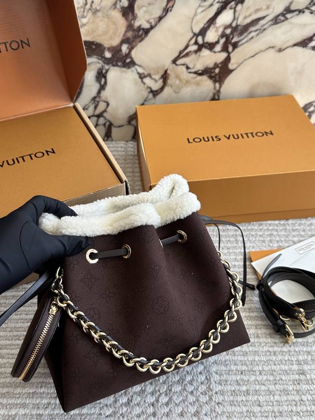 LV high-end Bella mini bucket bag series. Crafted from Monogram perforated calfs