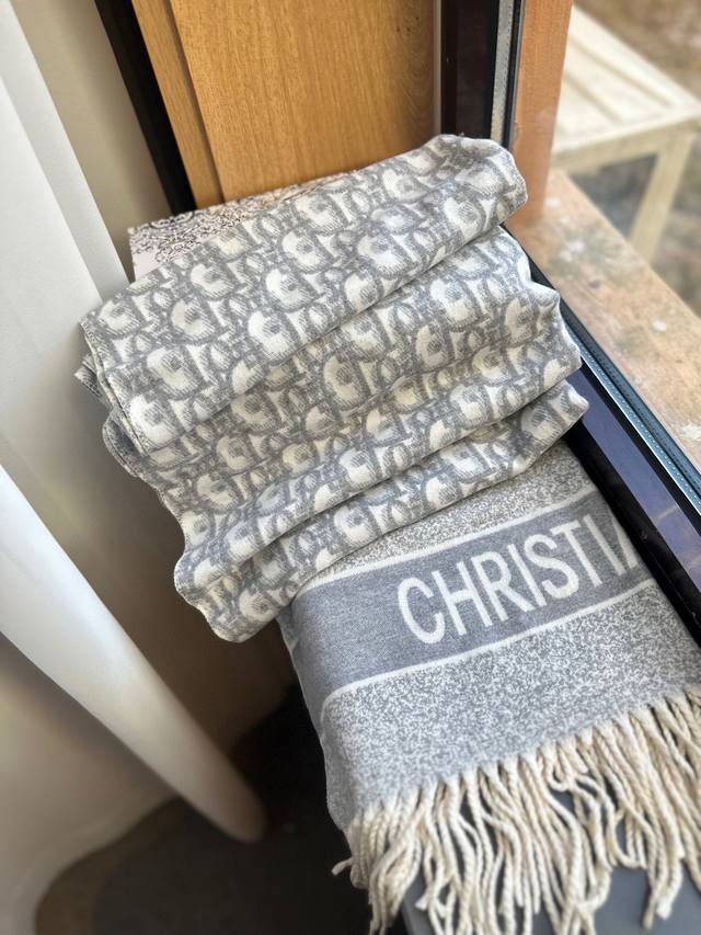 Boutique Gift Box + 5 Dior Pure Cashmere Scarf High-quality and artistic Exquisi