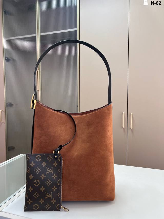 Chip version Lv Autumn/Winter New Low Key Ddd. A new darling of the fashion worl