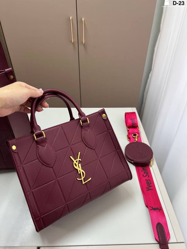 Little New YSL Tote Bag This super popular tote bag is perfect for daily commute