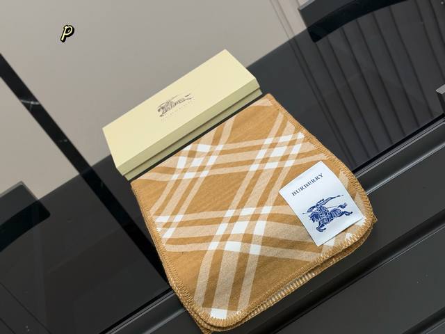 Scarf with box Size: 180cm*30cm Burberry cashmere scarf Super soft and comfortab