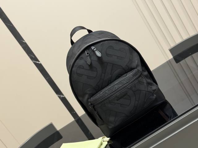 Lightweight and spacious without box. Size: 30*40cm. Burberry backpack. Inspired