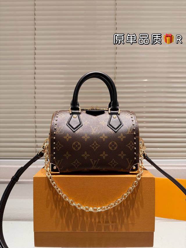 Original Gift Box 2025 Early Spring Runway Style Pillow Bag Louis Vuitton New Cl