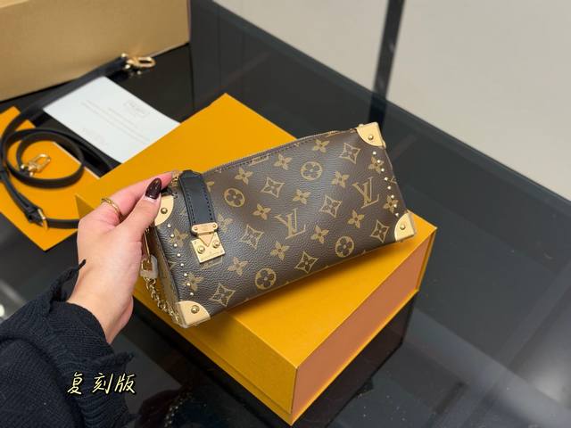 Folding Box Airplane Box Size: 23*11Cm Super Time-Fashion Hot Item LV's Newest M