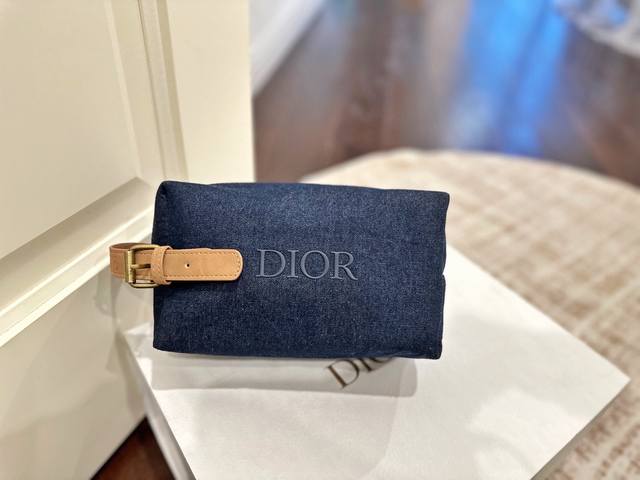 Original box packaging size 21cm. Dior Sauvage series boutique surplus cosmetic