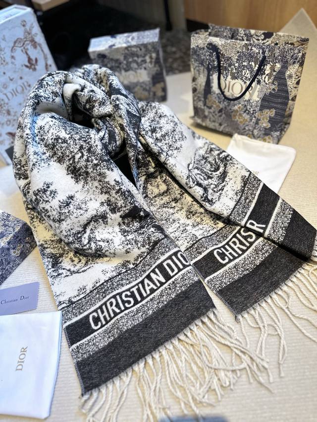 Boutique Gift Box + 5 Dior Pure Cashmere Scarf. High quality and artistic feel.