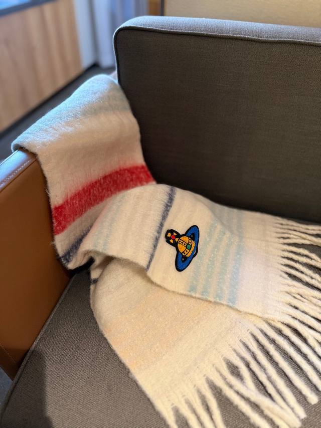 Gift Box Packaging 5 Size: 180*50Cm New Vivienne Westwood Scarf The bigger the b