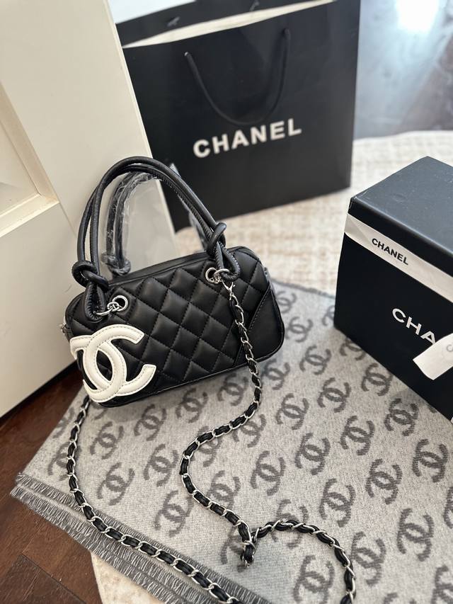 Folding gift box packaging Chanel vintage Chanel mini bag, Chanel treasure-level