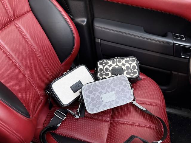 High-end new "Coach" shoulder bag, Coach Wyatt 20 crossbody bag, classic monogra