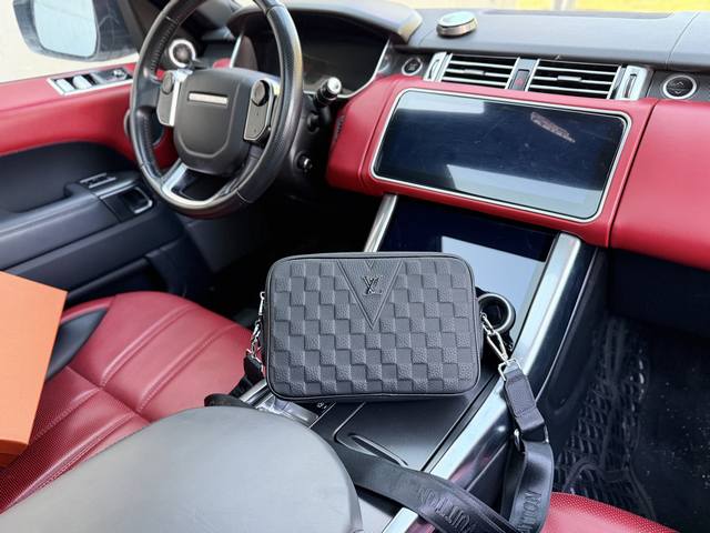 High-end new "Louis Vuitton" Lv shoulder bag, Louis Vuitton cowhide shoulder/cro