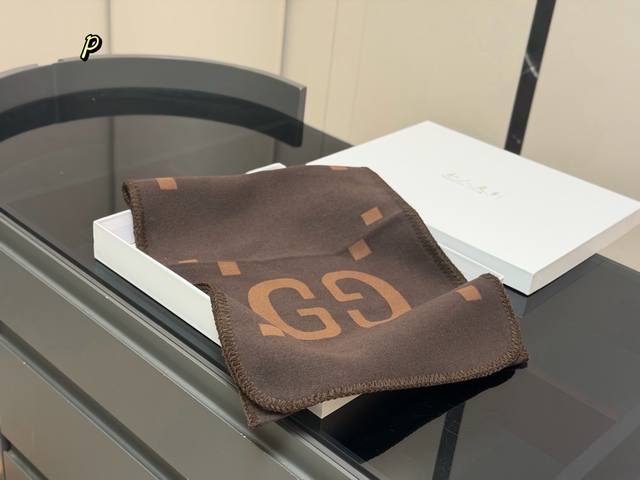 Box included. Size: 30*180cm. It's getting colder! A scarf is really needed at n