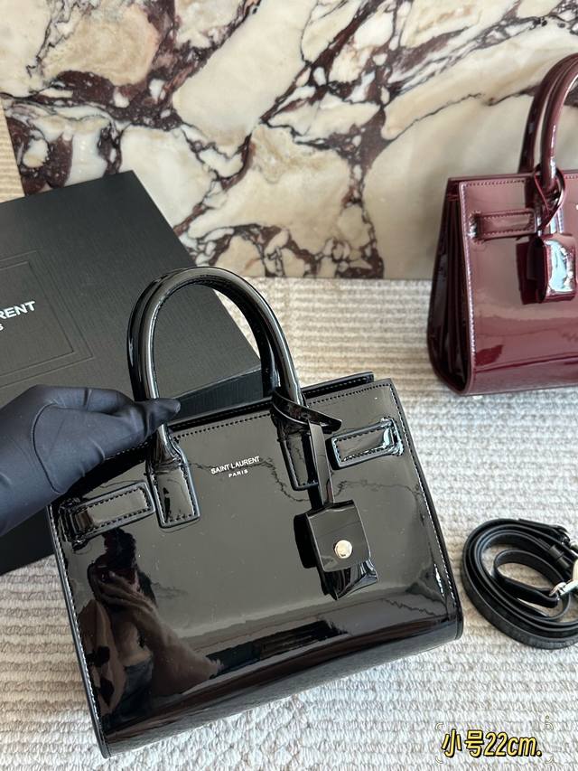 Patent Leather Small Size Size 22 17Cm YSL Accordion Bag So beautiful This is de