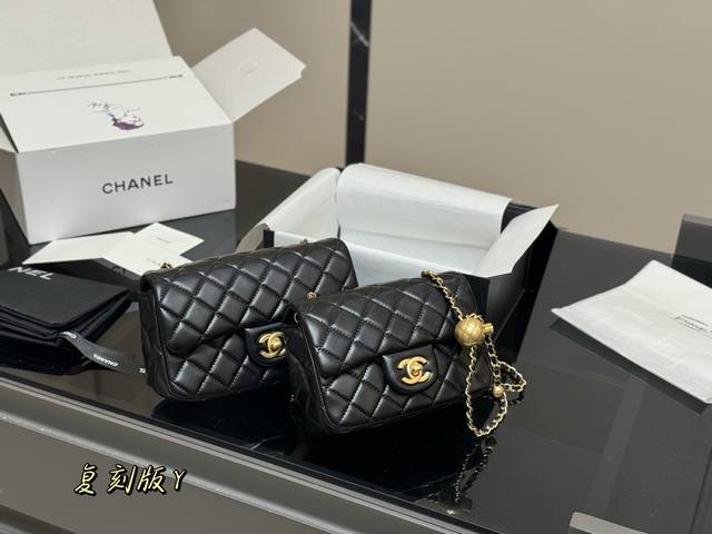 Folding box/airplane box Size: 17*13Cm 20*12Cm Chanel gold ball square bag Soft,