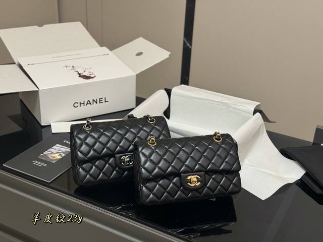 Comes with full packaging. Size: 23cm. Chanel CF. We always put a lot of effort