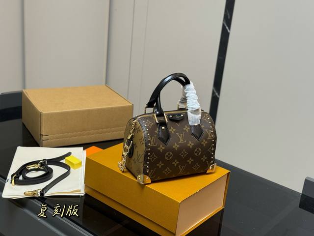 Comes with a folding box/airplane box. LV studded pillow bag. Simple, versatile,