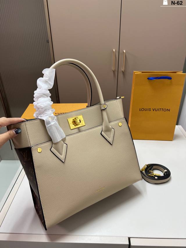 Louis Vuitton Onmy Side shoulder bag - an entry-level style! An absolute timeles