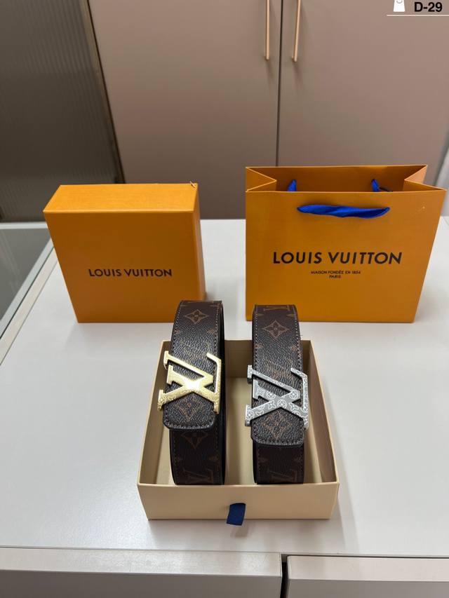 Louis Vuitton Men's Leather Belt D-29 Full Set Packaging + Tote Bag
