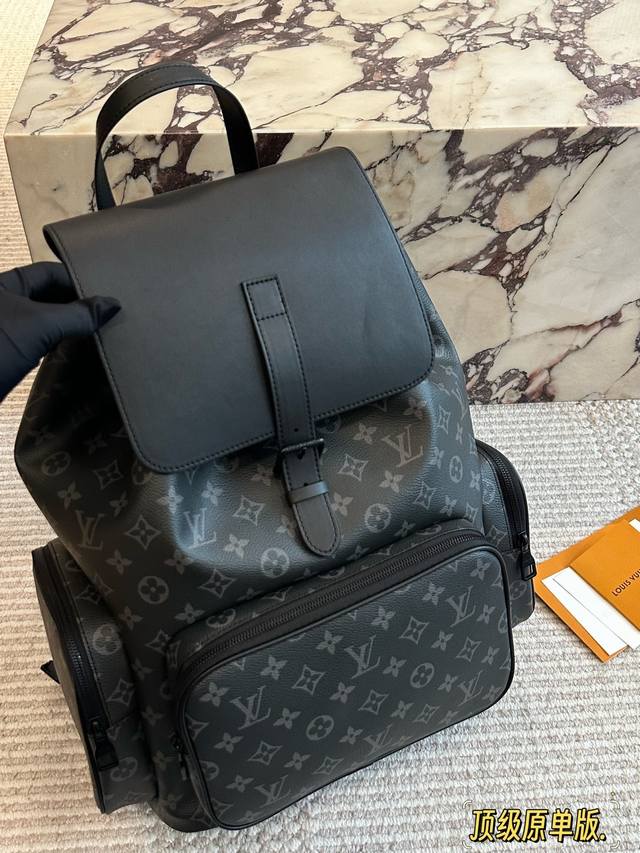 Lv Apollo men's backpack is a great gift for your partner! This is the new versi